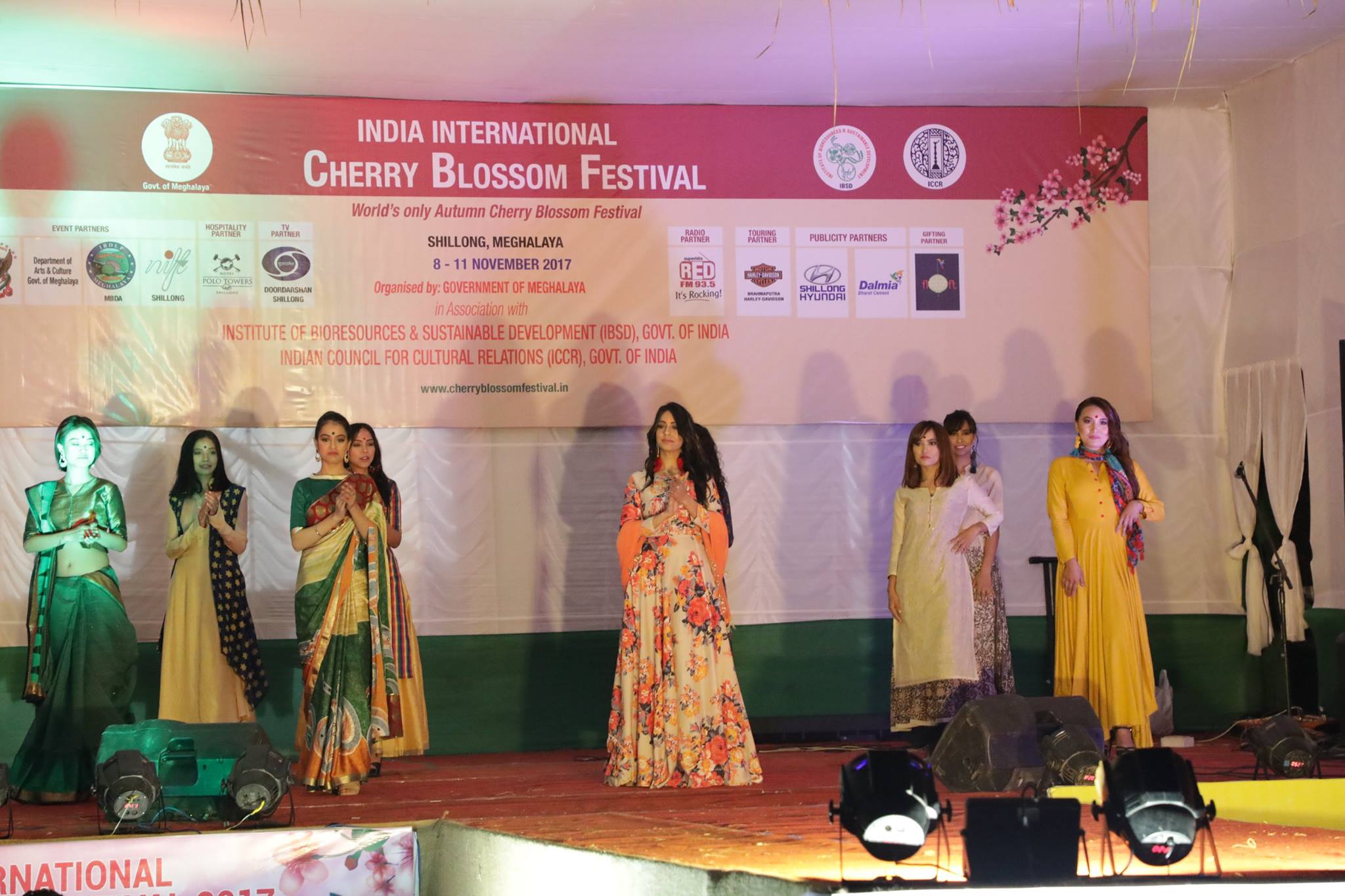 23783603_356035738156882_7590651819952098327_o